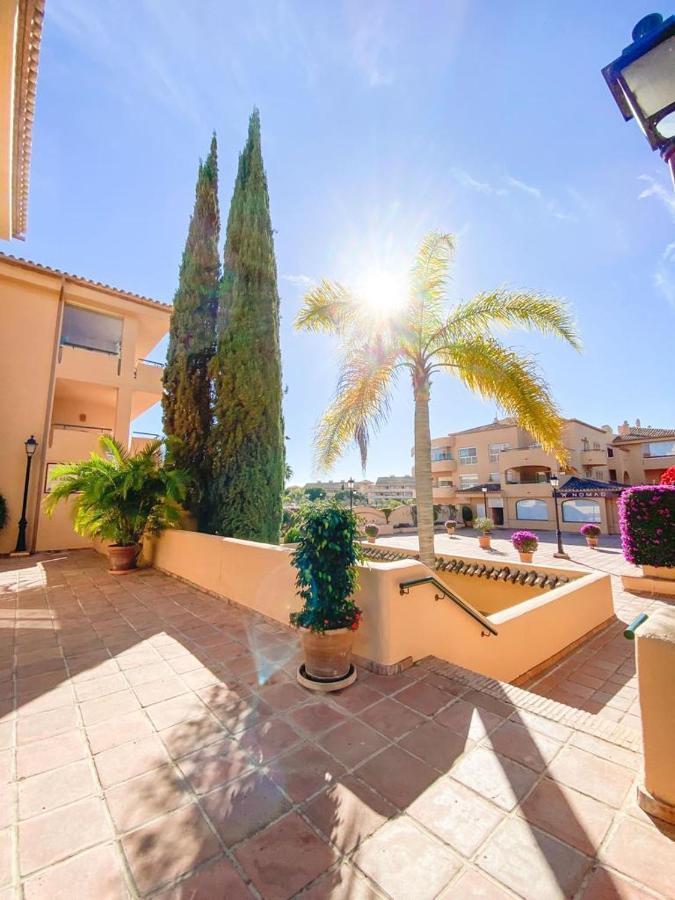Apartamento En Los Patios De Santa Maria Golf Marbellac Extérieur photo