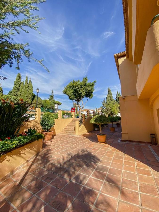 Apartamento En Los Patios De Santa Maria Golf Marbellac Extérieur photo