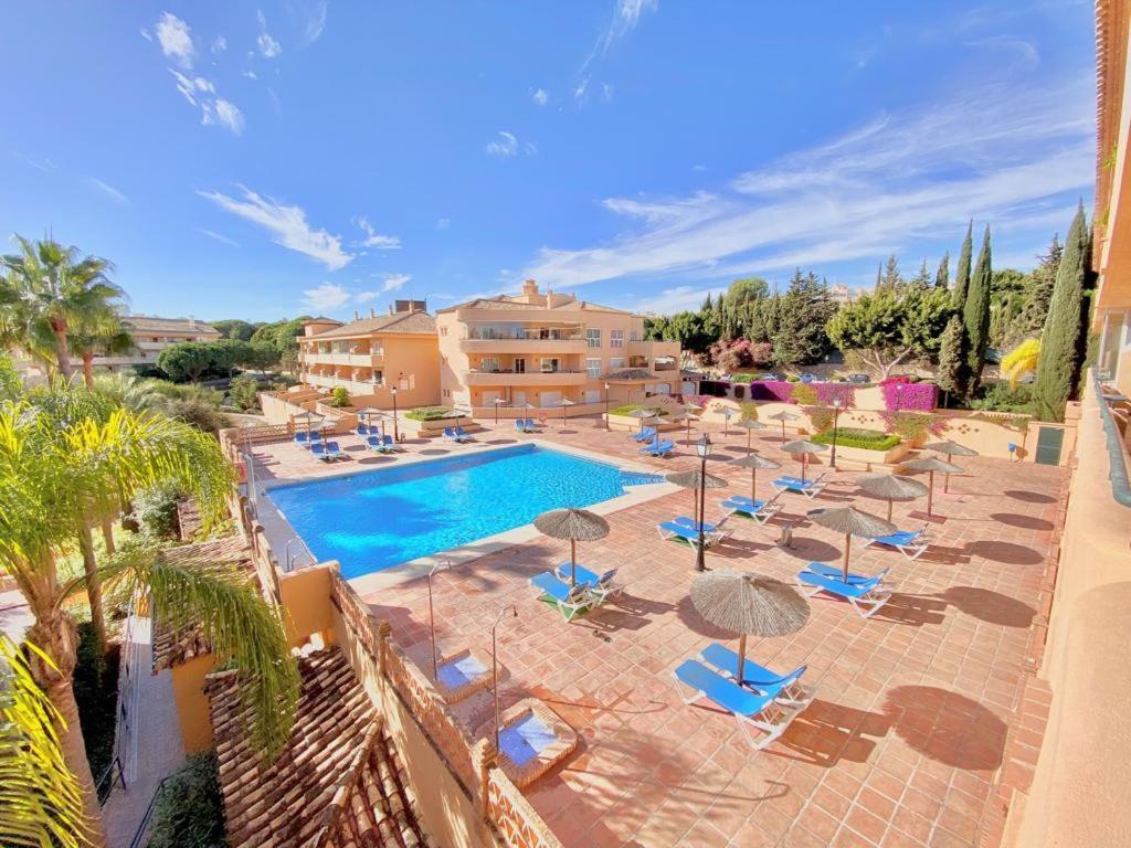 Apartamento En Los Patios De Santa Maria Golf Marbellac Extérieur photo