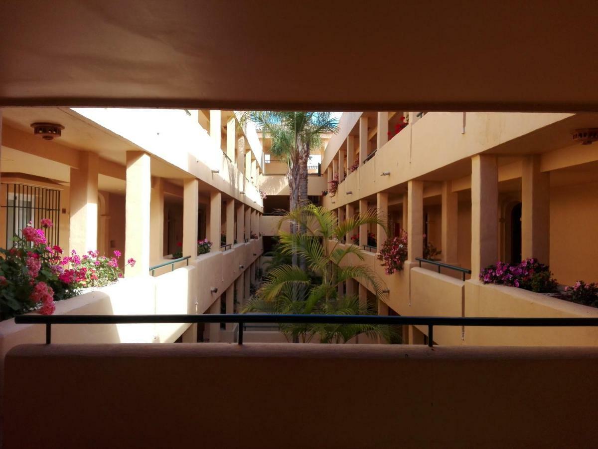 Apartamento En Los Patios De Santa Maria Golf Marbellac Extérieur photo