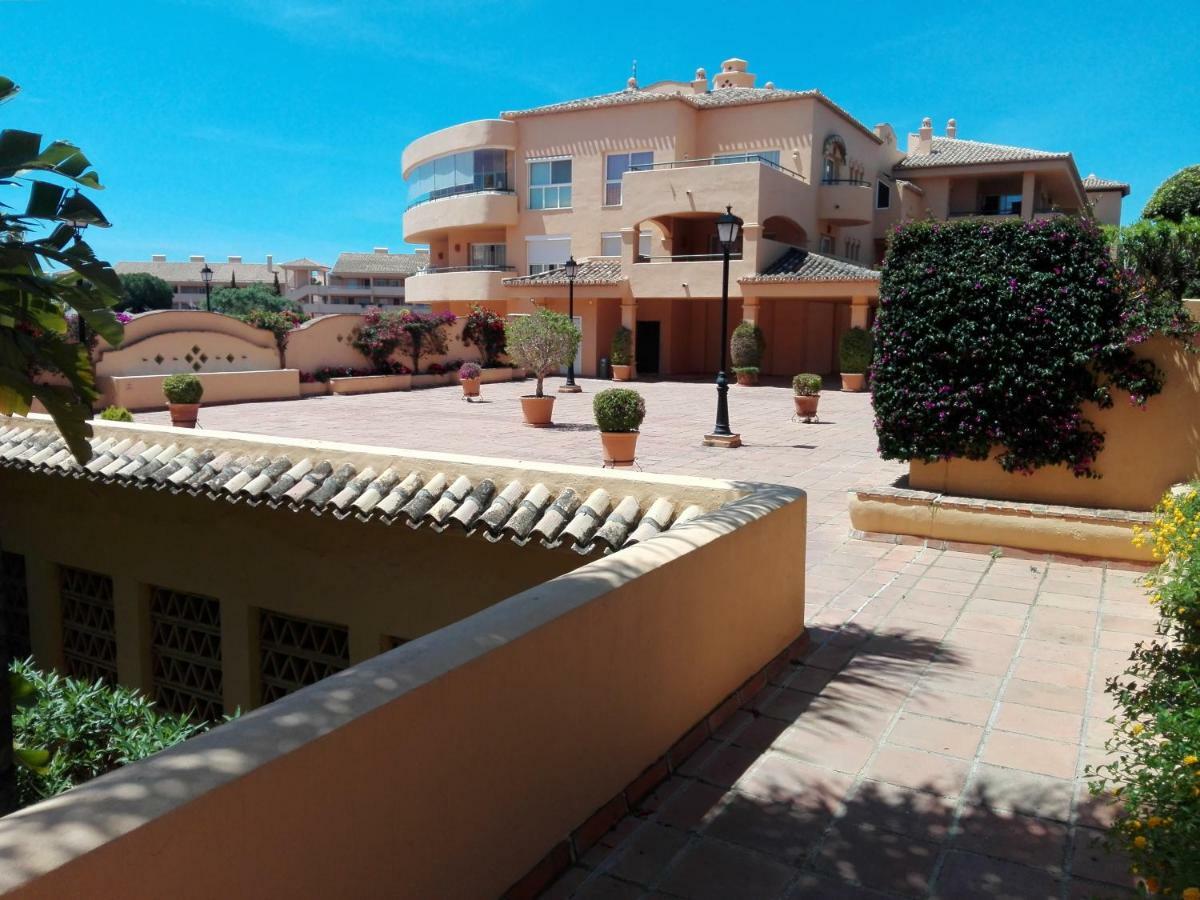 Apartamento En Los Patios De Santa Maria Golf Marbellac Extérieur photo